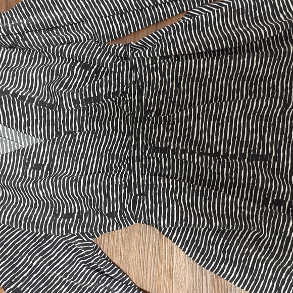 Liz Lange Maternity Blouse/ Tunic - Picture 3 of 4